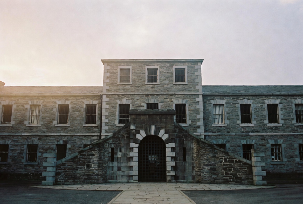 Engraving of Kilmainham Gaol's stone façade.